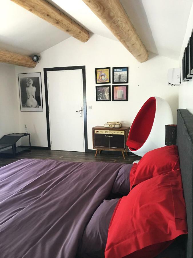 La Datcha Delicatessen Tulette Exteriér fotografie